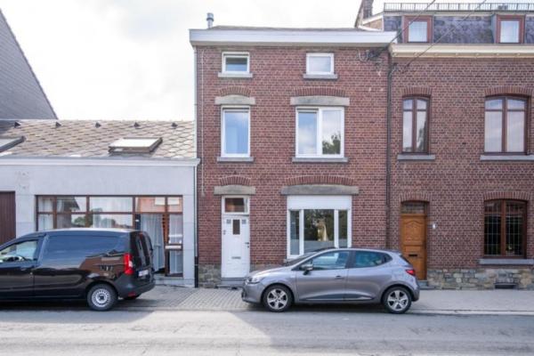 AUBEL - Charmante maison avec superbe jardin proche du centre !  275.000 €