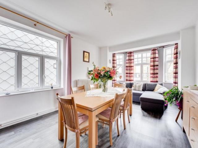 VENDU ! Spa (centre) - Appartement 2 chambres avec terrasse - rue du Waux-Hall 12 - 187.500 €